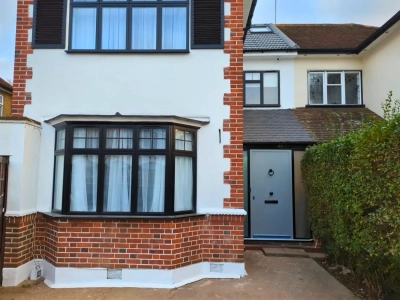 Bay-Window-Ideas-For-British-Home-UK-White-Cottage-Front-Doors-Bedroom-Window-Idea-Durajoin-Windows-and-Doors (1)