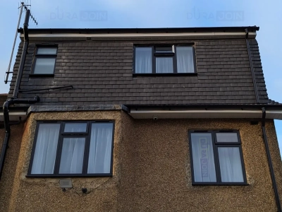 Slim-Black-Aluminium-Window-Smart-Alitherm-Heritage-Casement-Window-bathroom-window-idea-Durajoin-Windows-and-Doors (1)