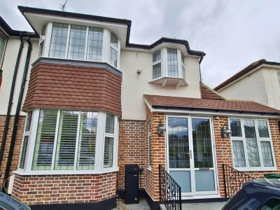 White-Aluminium-Heritage-Window-In-Crittall-Style-Smart-System-Alitherm-Heritage-Durajoin-Windows-and-Doors-Real-Project (1)